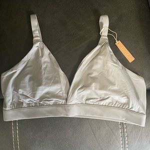 SKIMS NWT Fits Everybody Triangle Bralette | SKIMS bra plus size 4X | New Bra